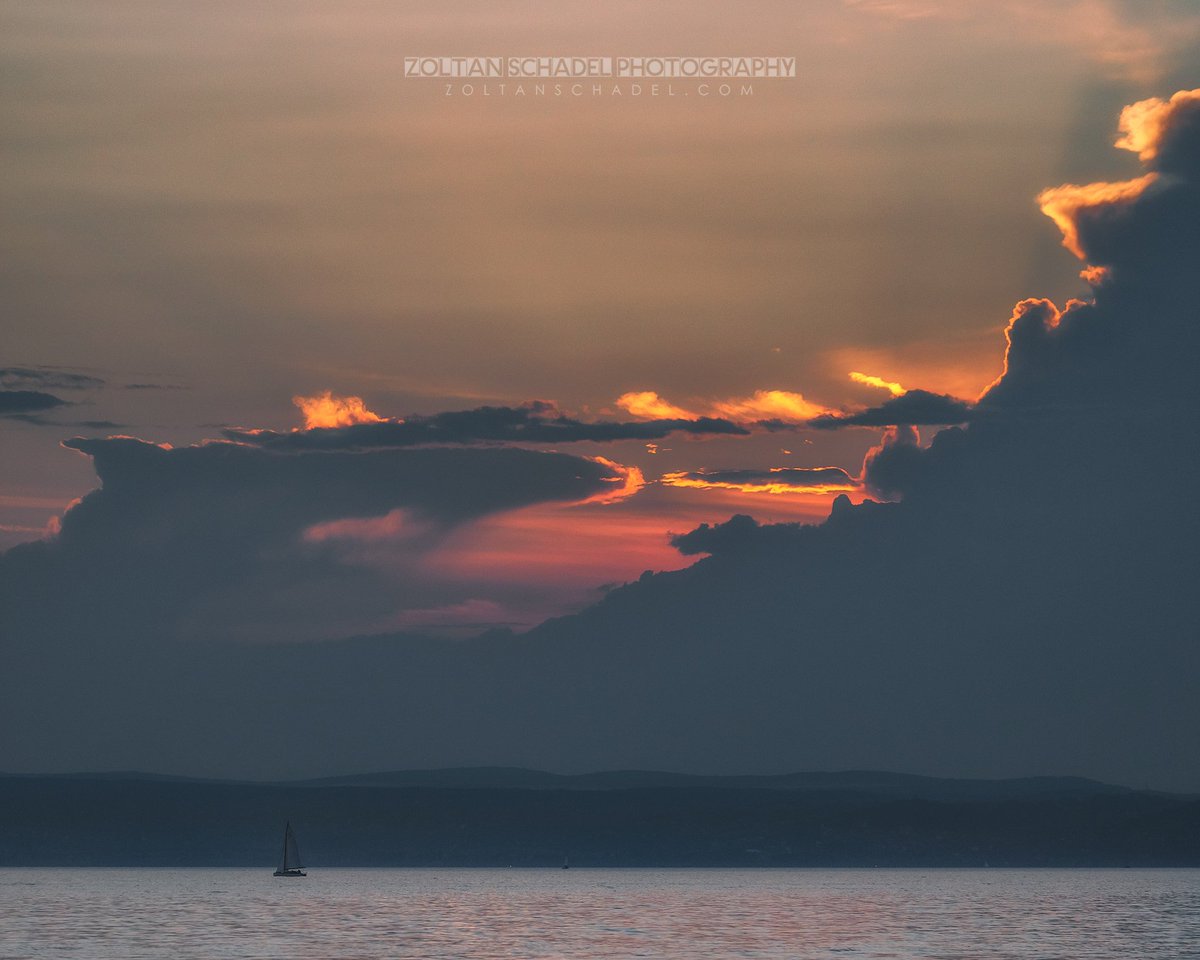 ZoltanSchadel's tweet photo. Balaton lake, Hungary

#balaton #balatonlake #siofok #vitorlas #photoofhungary
#eosr #sunset #summertime #landscapephotography

https://t.co/PsyYoLxZby https://t.co/wOlM6OiUGK