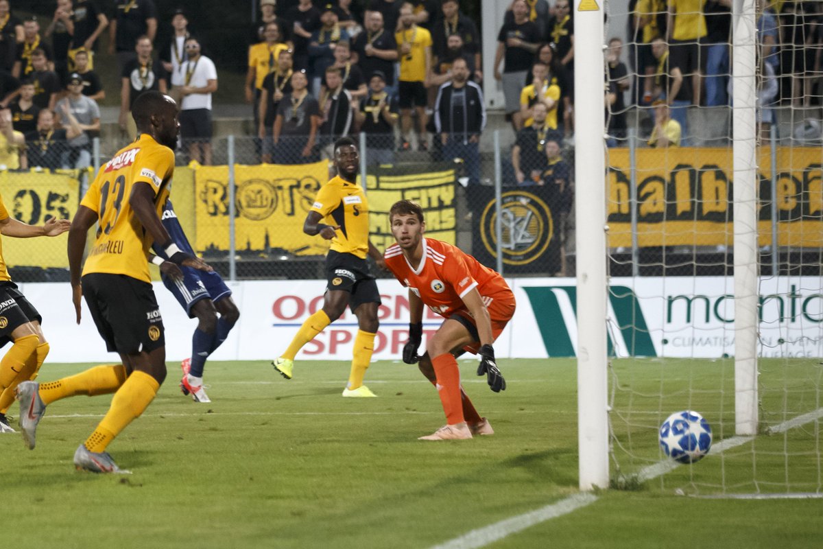 BSC_YB's tweet photo. YB gewinnt das Cupspiel in Carouge mit 1:0 und steht in der nächsten Cuprunde. #BSCYB #ECYB https://t.co/hLrHJbgkaO