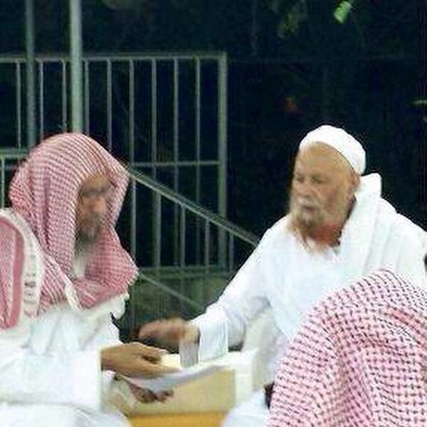 badralialotibi1's tweet photo. الشيخ المجاهد بعرضه وقلمه:
ربيع بن هادي بن عمير المدخلي
ولد عام ١٣٥١ هـ
عمره: ٨٩ سنة
بارك الله في عمره
محدّث محقق، وناقد مدقق
خبير بالمناهج الفكرية المنحرفة
صنّف العديد من الكتب وحقق.
عالم كغيره يصيب ويخطئ، ولكنّه تكلّم حين سكت خلق، وأقدم يوم تخلفوا
زرته مرات
#أدركوهم_قبل_الرحيل https://t.co/WAk1dH6ww1