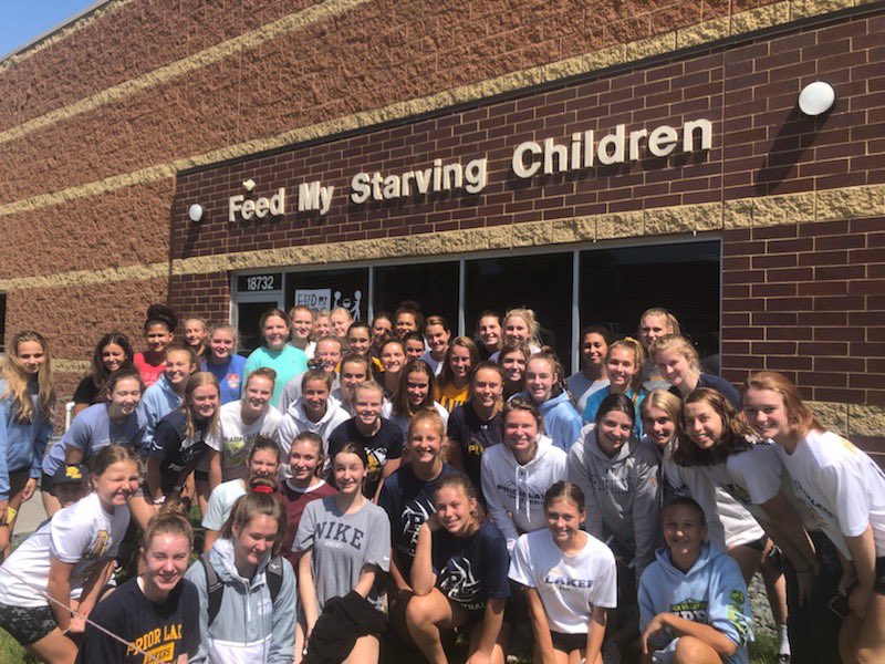 lakervb's tweet photo. Great way to end week one of the season, packing food with @fmsc_org #plvb #give https://t.co/TNNVhsHg5W