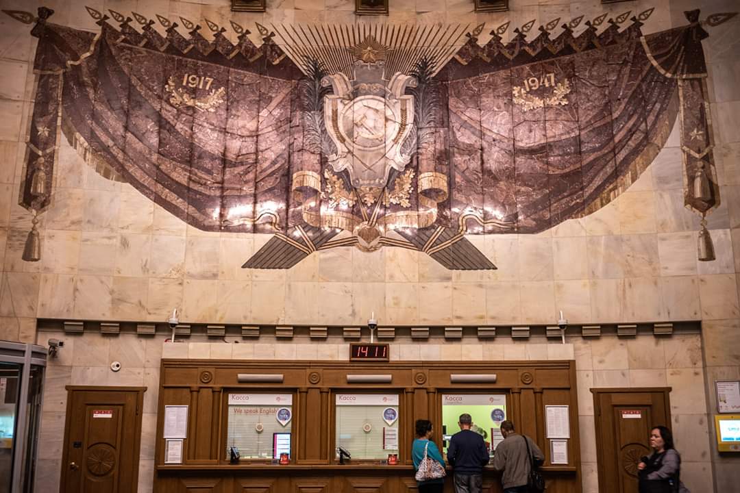 Stef_Burlot's tweet photo. Bref, aujourd'hui j'ai passé mon après-midi dans le métro moscovite ! 💖 Station Ploschad' Revolyutsii (place rouge) - Moscou, août 2019.
https://t.co/aRFfB0ut61
#mетрофото #metro #subway #metrogram #subwaygram https://t.co/NlDnqjDsiv