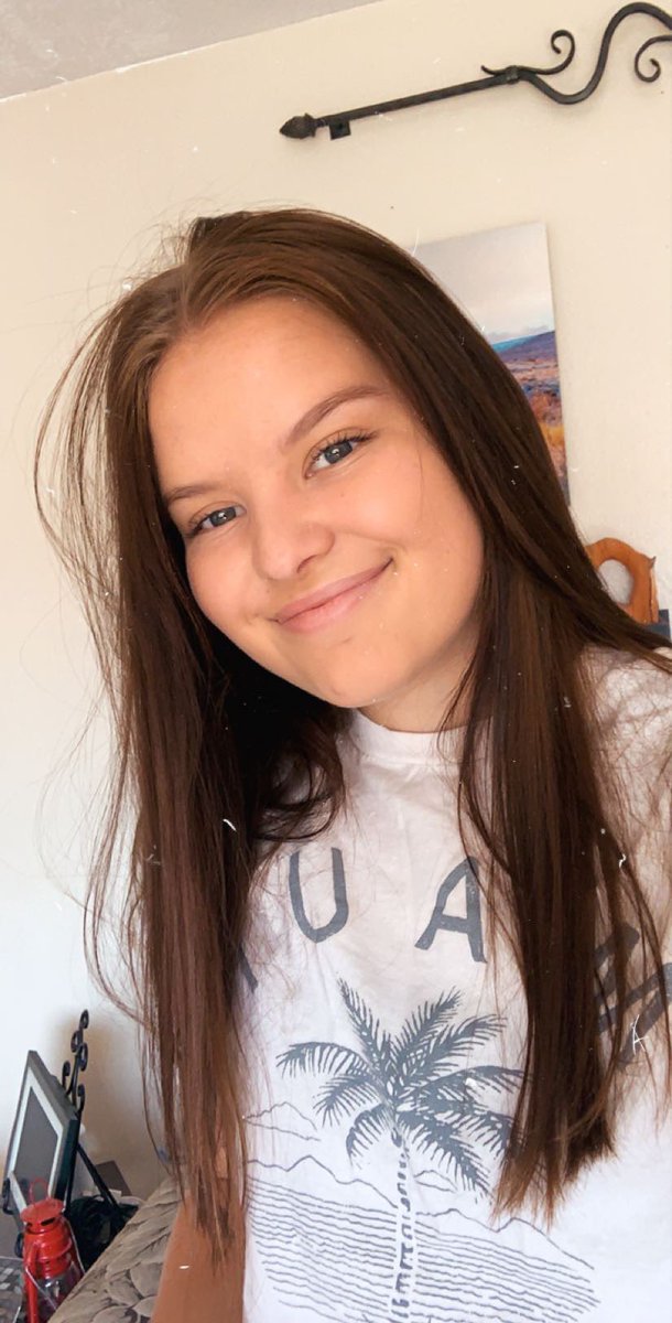 Rachel112w's tweet photo. hey uhh add me on snap :) rachelstout112w https://t.co/MMKsAveCyq