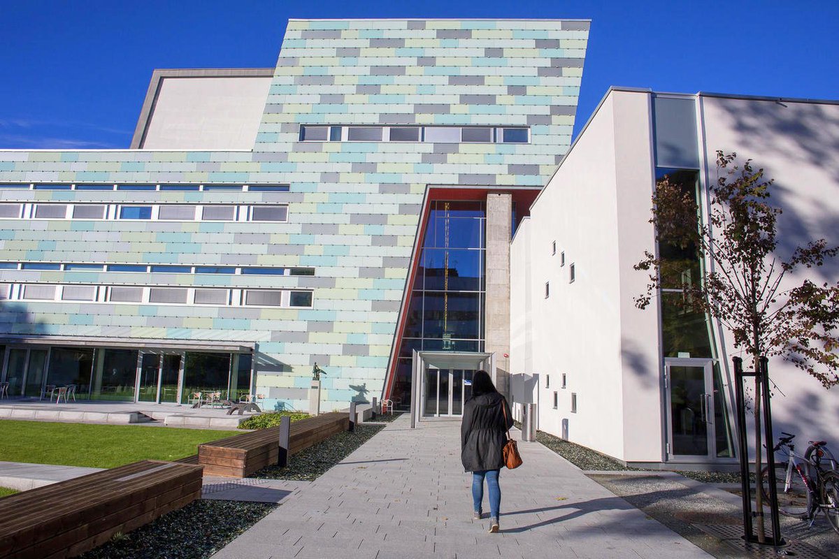 Neshe_Lie's tweet photo. Er så stolt! ❤️"#Bergen er på topp i Norge i odontologi og tannpleie ifølge Shanghai-rangeringen, en av verdens viktigste rangeringer for universiteter" 😊 https://t.co/Ran1ZylIpi https://t.co/bpCNtHFlDf