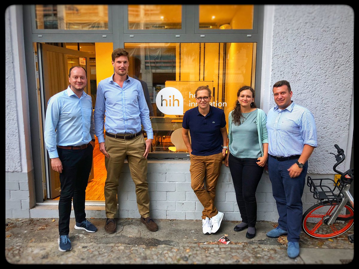 bjae_aerzte's tweet photo. Vielen Dank für den ambitionierten #Austausch‼️ wir freuen uns auf neue Projekte und die weitere #Zusammenarbeit #digitalhealth #KI #ArtificialIntelligence #residents #youngdoctors #jungeaerzte #spifa #fachaerztetag #bjae https://t.co/TuTUqYgmJd