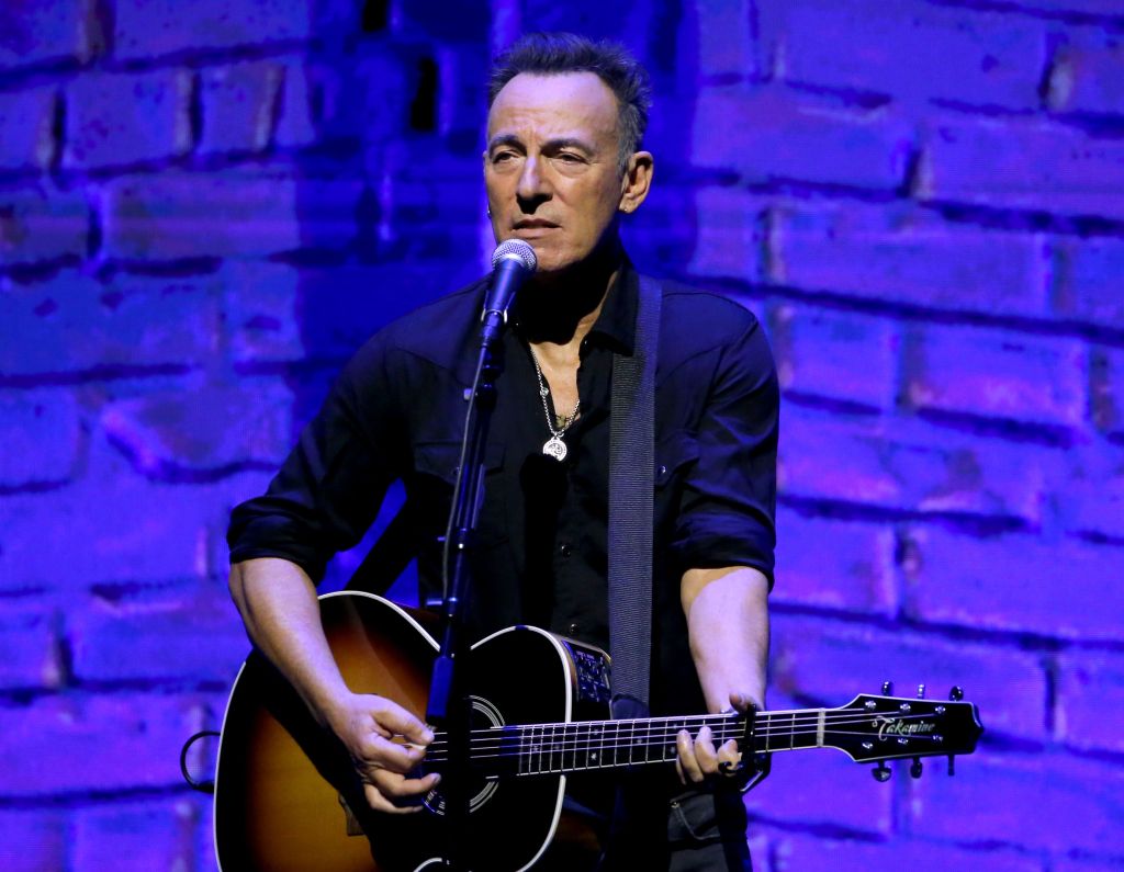 DEADLINE's tweet photo. Warner Bros Lands Springsteen Documentary ‘Western Stars’; Cleopatra Entertainment Nabs A Pair Of Music Docs https://t.co/YYNKb4F23V https://t.co/KvGgSFUQy1