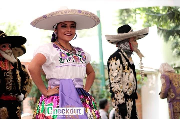 revistacheckout's tweet photo. #Comparsas 
la comparsa imperial  se ha encargado de difundir el #carnaval del municipio de #Chimalhuacán
Fotos por @ZonaAdictiva

#FelizViernesATodos
#BuenViernes
#bailesregionales #tradiciones #CDMX #tradiciones #viaja #México #Coyoacán #Viajes #Turismo #dance  #traveltime https://t.co/Za11ZeJ1MW