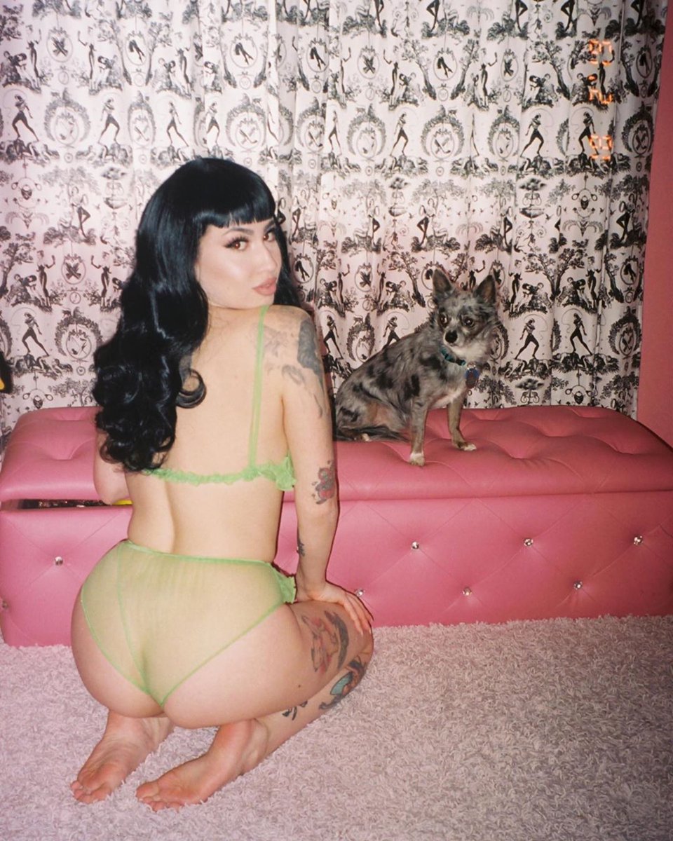 sininlinen's tweet photo. This image of @avalonmonet with Fetish alFresco curtain is inspiring weekend vibes lounging around the house in vintage lingerie.🌟
...
📸by @sarahpardini 💕 #film #vintagelingerie
... #fetishalfresco #sininlinen #bedhead #trysomethingnewinbed #pinup https://t.co/hvxorxSlcW