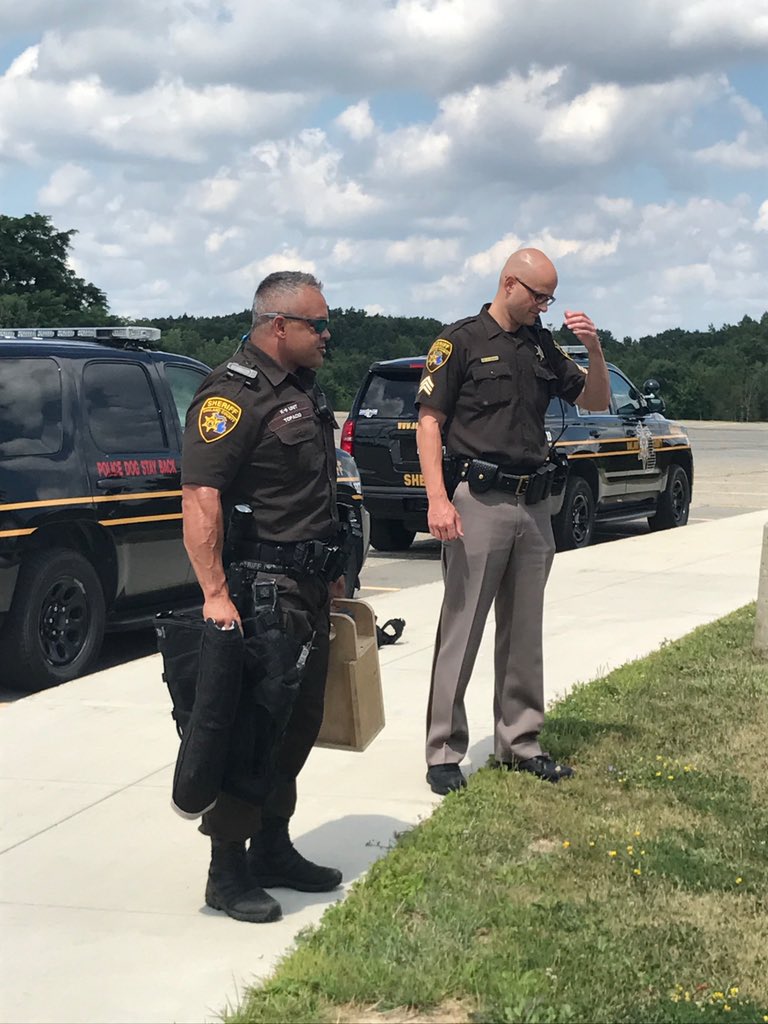 LkOrionSchools's tweet photo. Thank you to @oaklandsheriff visiting today with their K-9 unit at the LOCS Extreme Outdoor Adventure Camp. #LOCSSummer https://t.co/ga5t7jEtHw