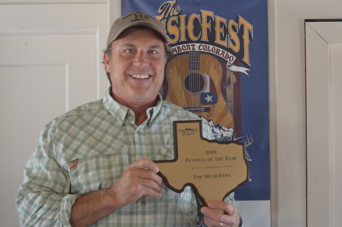 TxMusicPickers's tweet photo. Got to swing by Dickson Productions today and present them their award for Festival of the Year for 2018 for their @TheMusicFest at Steamboat Music Festival! Congrats to this KILLER festival! (Over 10K votes casted). https://t.co/P2X0jy8L5m