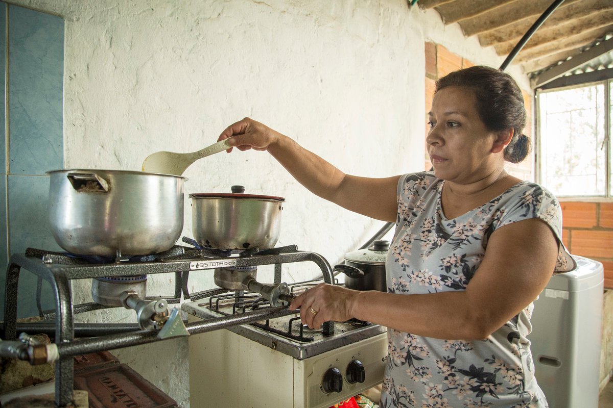 cleancooking's tweet image. #ICYMI: In the #PartnerSpotlight this month is @sistema_bio, an Ashden Award-winning social enterprise that manufactures and distributes high-quality, affordable #biodigesters that enable users to convert waste into #energy.

Follow the link for more: bit.ly/2H9LMZW