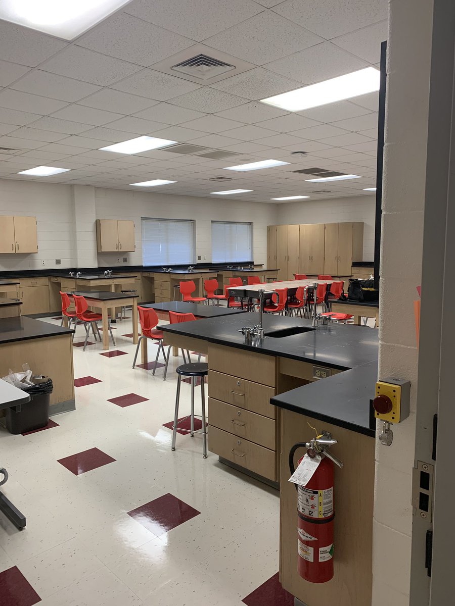 GoStem_ECPPS's tweet photo. Banners went up today at many of the STEM lab locations.  Labs will get their finishing touches over the next week!  Be on the lookout for lab reveals and challenges at open houses!!!  #gostem #gostemecpps #ecpps https://t.co/l20PlSXsGe