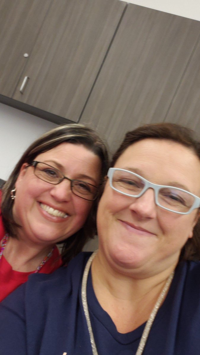 MathMaDdnEss's tweet photo. #weshowempathy #bluehouse @CISDDietz  @dietzcounselor https://t.co/Gt6SIeLxiK