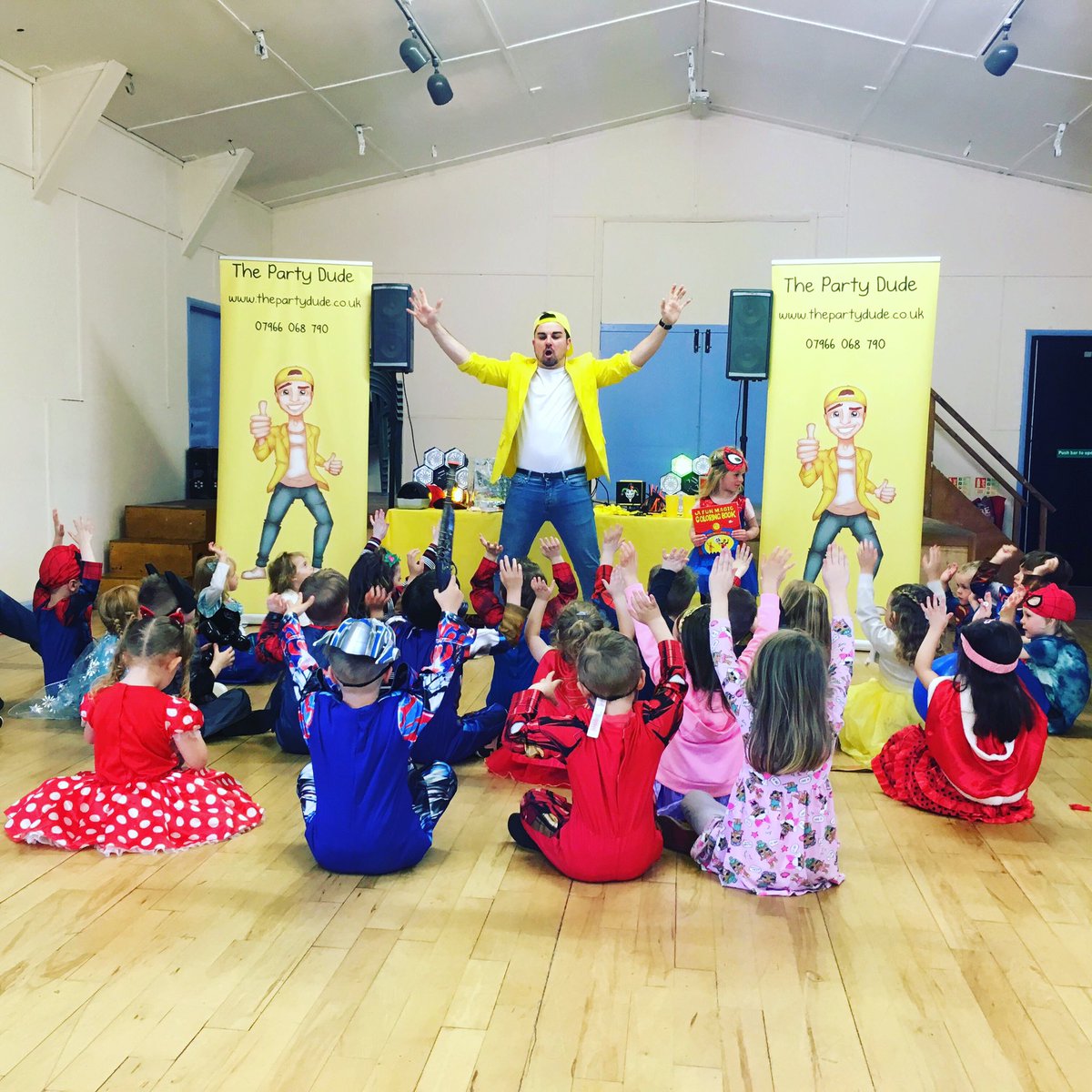 partydudeparty's tweet photo. Hands up if you’re partying this weekend! https://t.co/kLsbVfHhjr ✋🏼😃👍🏼 #parties #party #childrensentertainer #kidsparties https://t.co/uz3E6z2NAF