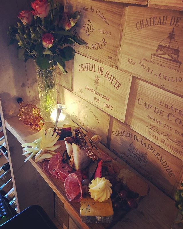 GrapetoGrainMcr's tweet photo. Perfect Friday Night♥️ #cheeseandmeat #cheeseandmeatboard #friday #fridaynightfeast #fridaynightout #ramsbottom https://t.co/0ReuRRO6zE
