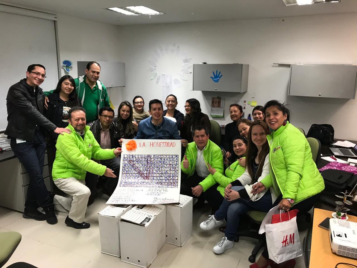 CGestionBoyaca's tweet photo. Gracias a la @sedboyaca por el tiempo dedicado a la labor de sensibilización del valor de la honestidad #CodigodeIntegridad https://t.co/NxXEIzppbq
