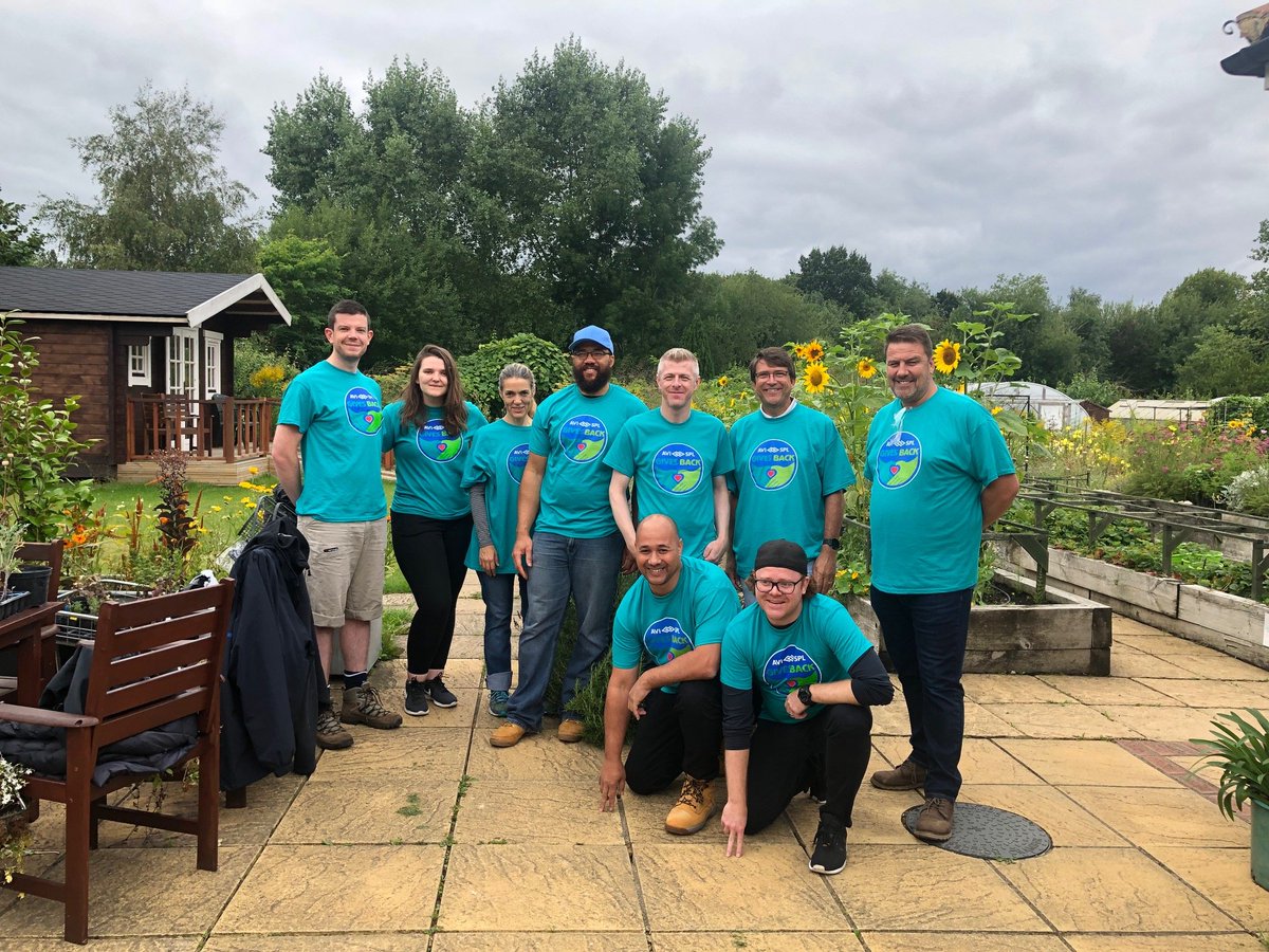 avisplinfo's tweet photo. AVI-SPL employees are volunteering across the globe for #AVISPLGivesBack Day! Shoutout to our teams in Toronto, Sacramento, Orlando, and London (w/ special guest, our CEO @JohnZettel)‼️ https://t.co/YWdiZC7fu7