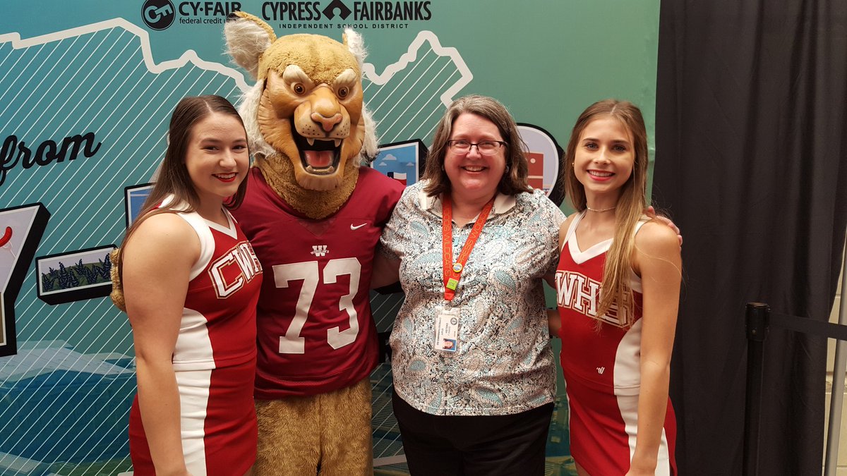 MrsEnglish212's tweet photo. Wildcats represent!! #cyfairfcu #212 https://t.co/Ngmy2dfxlz