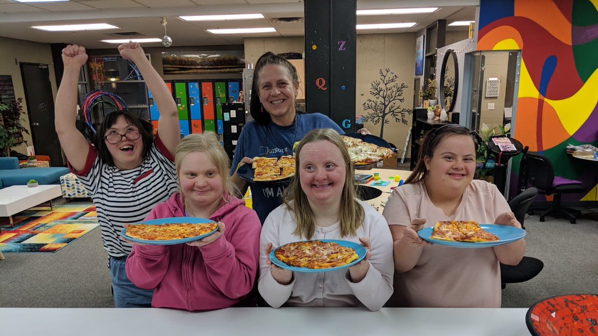 ConnectUpWDowns's tweet photo. Flashback Friday to some homemade pizza!! Who else likes pizzas on Fridays?! #flashbackfriday #pizzaparty #yyc #calgary #downsyndrome #makelearningfun #cuwd https://t.co/IoakTaDQP5