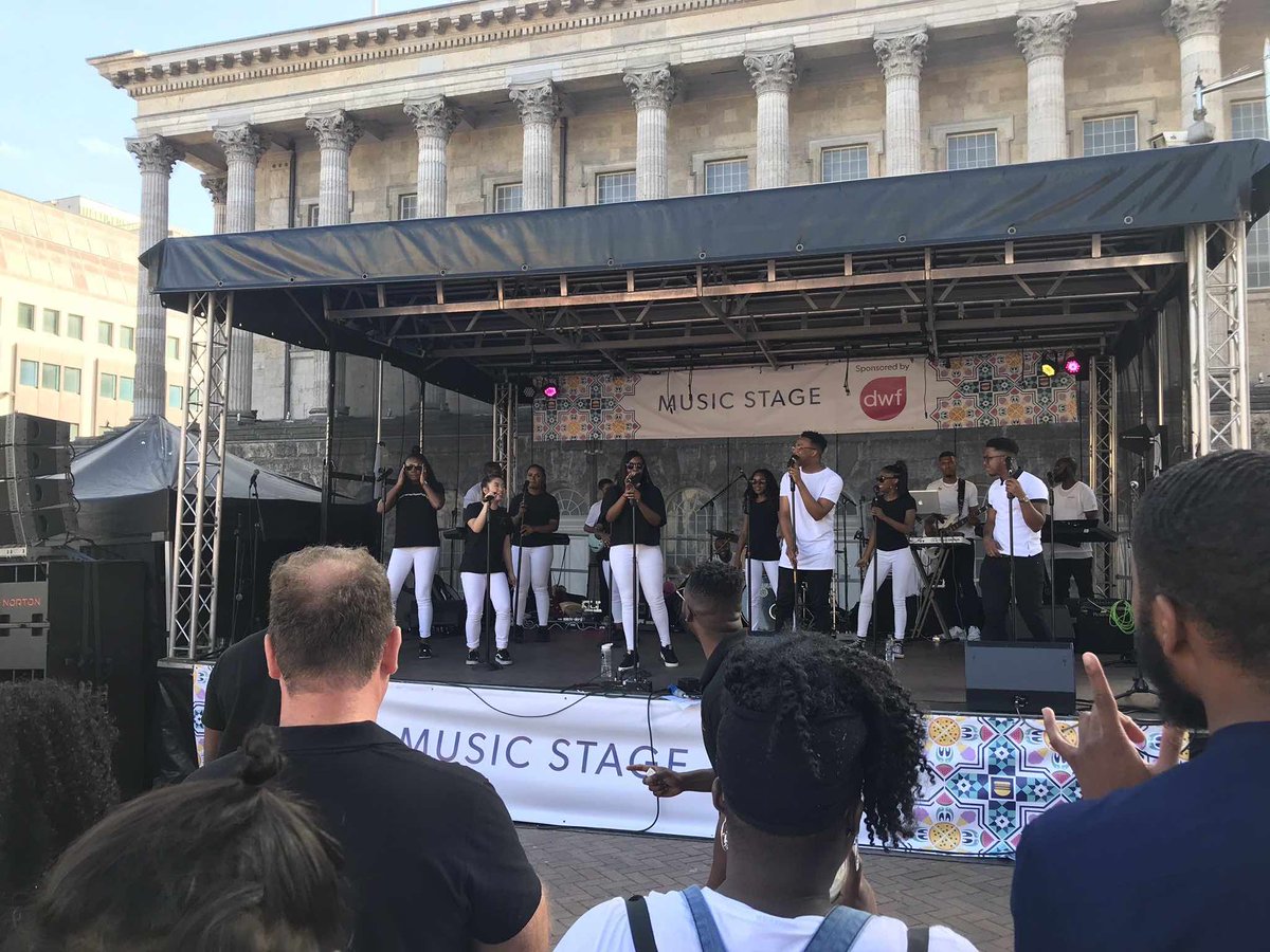 sound_hire's tweet photo. Read about the amazing time we had providing production for the Colmore Food Festival, 2019. Perfectly organised by @ColmoreBID https://t.co/QQwiTFKIrG #colmorebid #colmorefood #foodfestival #Birmingham #events #ColmoreFoodFest19 #perfection #safe #production #music #singer #2019 https://t.co/vJDi3odGez
