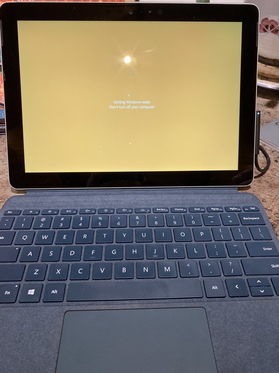 MasterHyjinx's tweet photo. Windows you bastard. I know you’re gonna do what ever you want but would you at least let me save my work?  No warning, lost work, thanks. https://t.co/3m5b7fl7GX