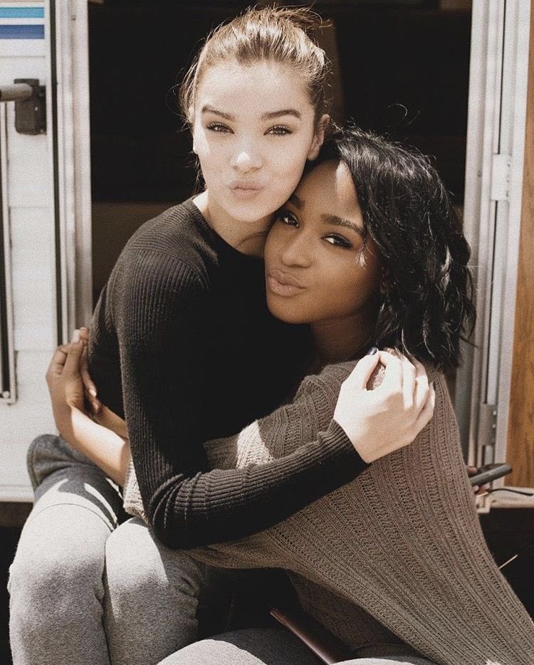 . @HaileeSteinfeld shows support for  @Normani on Twitter:“wyd to my heart mani”