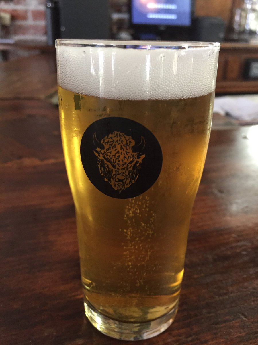 lifen16oz's tweet photo. Dropping eldest son off at college (East Bay) and popped into @buffalobillsbrewery Met brewmaster Mike Manty. Great place, lots of history! #whatsinYOURpint #lifein16oz #buffalo #eastbay #beer https://t.co/TJ0OEamZop