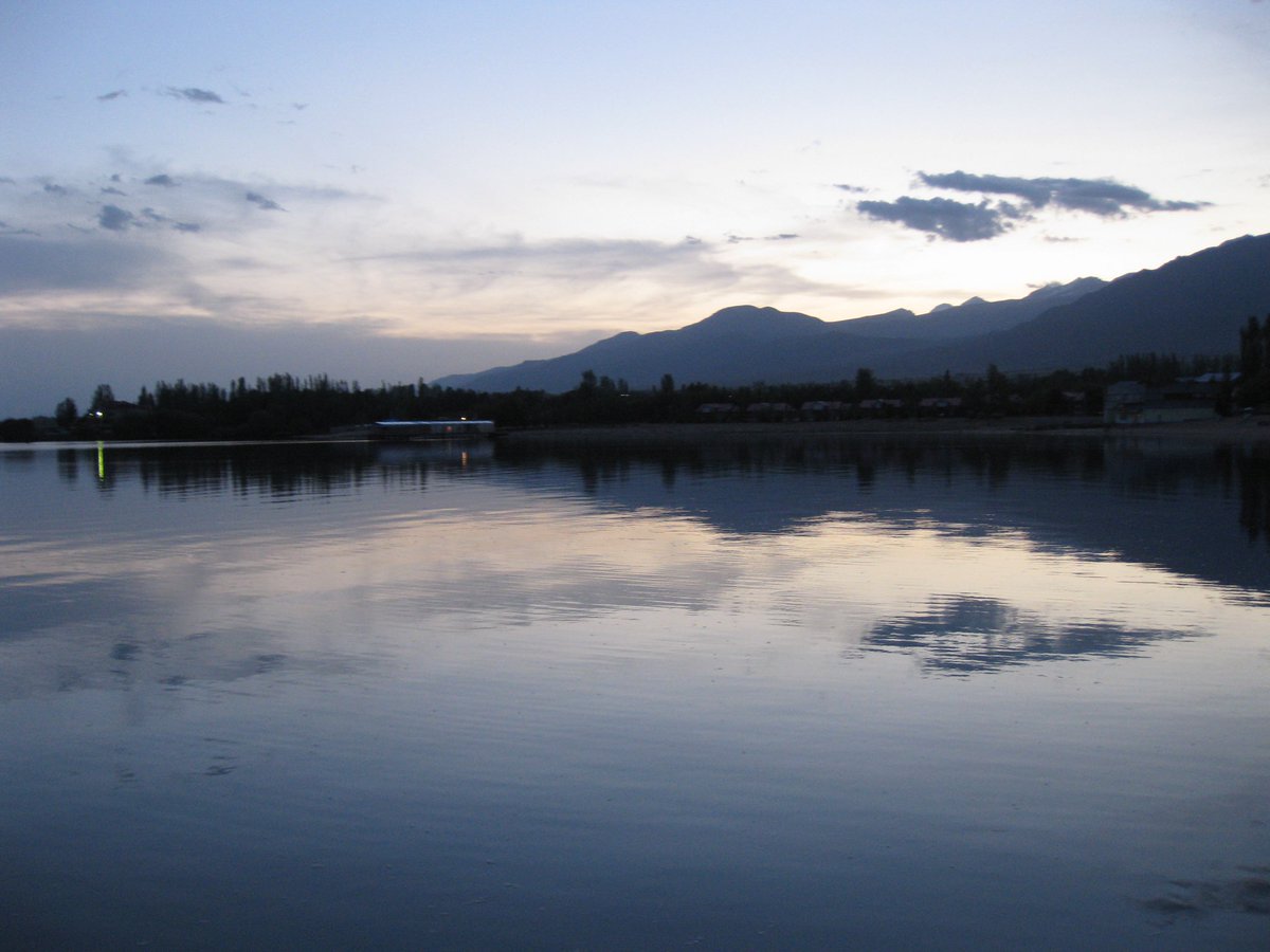 katerina_brv's tweet photo. #BlueHourWeek found a few blues in my shots https://t.co/eWbs1q5zUz