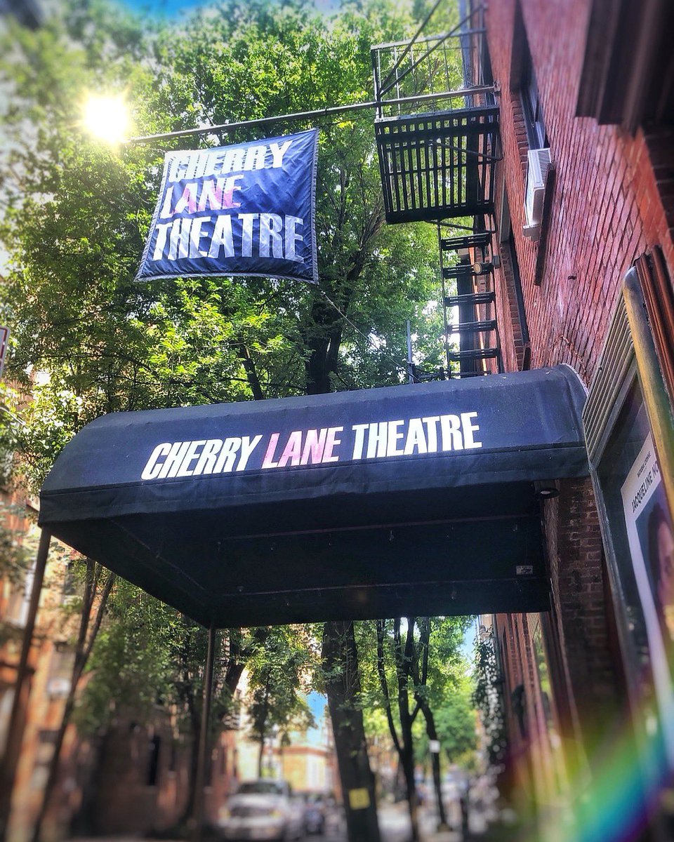 🍒 It’s a warm and sunny #PhotoFriday down on Commerce St. This artistic capture of #CherryLane is from photographer and makeup artist - Michelle Bassan! Love the perspective and the reflections from the suns rays! Thanks Michelle! Cherry Lane photographers, tag us for a feature!