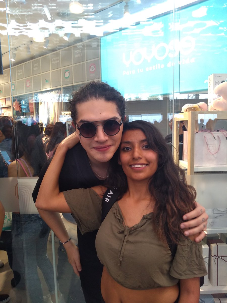 RosyBarragn2's tweet photo. Te amo @freddyleyva  gracias por darme un gran día el mejor día te amo y gracias por existir https://t.co/7PTzXDWues
