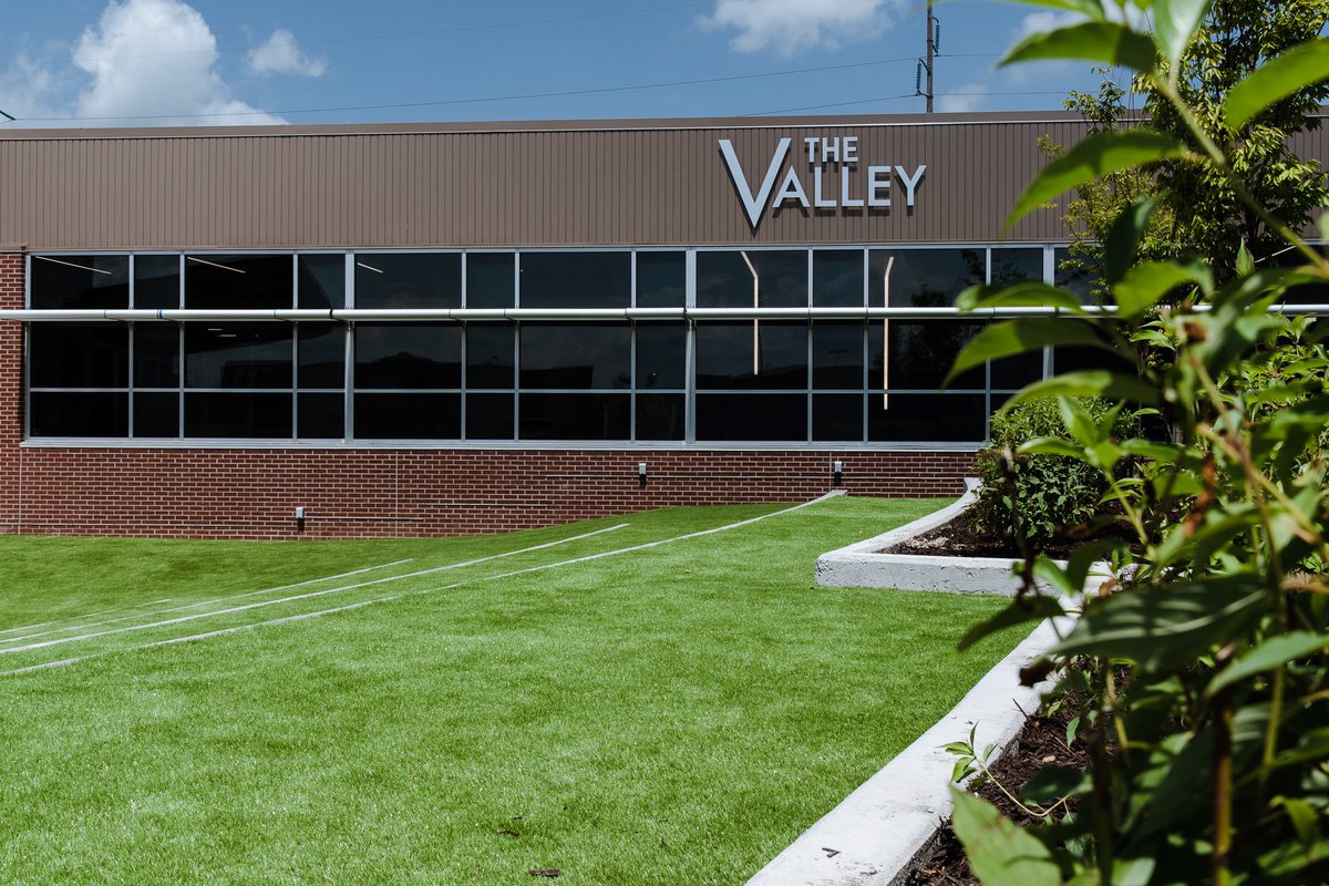 Turfetc's tweet image. Grain Valley High School Seating Terrace Courtyard turned out so beautiful! This is SYNLawn artificial grass. Do you have an area almost impossible to get a mower to? Call us at 816-886-2747 for your free estimate. @synlawn #landscapedesign #landscape
