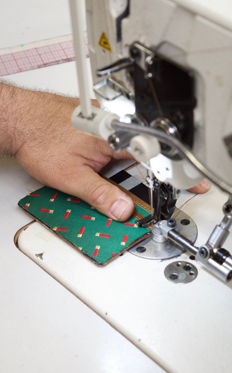 Collared_Greens's tweet photo. Our best-selling American made billfold wallets and credit card cases are back. Each features our favorite woven patterns, and is joined by leather from the nation's oldest tannery - Horween Leather. https://t.co/TWx6l0gIPW