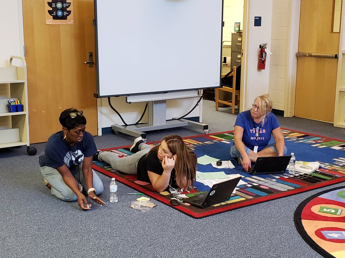 PAULANEVIL2's tweet photo. Digging deep to build excellence @harlean_beal @FortWorthISD @FWISDCurriculum
#intentionalplanning
#academicbehaviorrelationships https://t.co/2Aml6Fyj0r