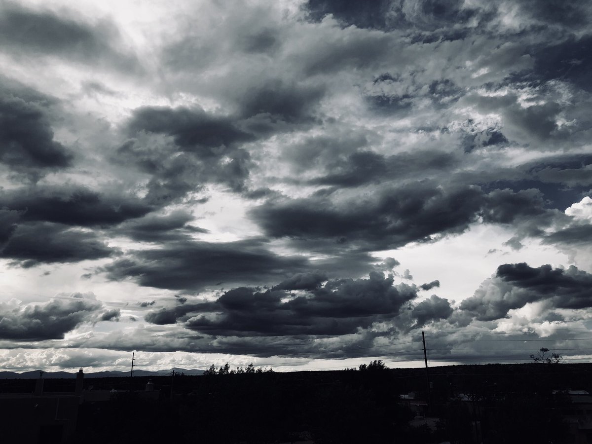 TheNachoHunter's tweet photo. The sunsets and the summer skys can be epic from my 3rd floor Apartment @railyardflats  #RYFHomeSweetHome https://t.co/DIoEjupess