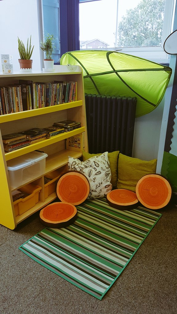 ms_assembled's tweet photo. Chill Out "book nook" ready for action too. Will develop thr frieze with the class as mini book reviews written on paper leaves #StrathNQT #strathPGDE #NQT https://t.co/q3ZZOH5yeI