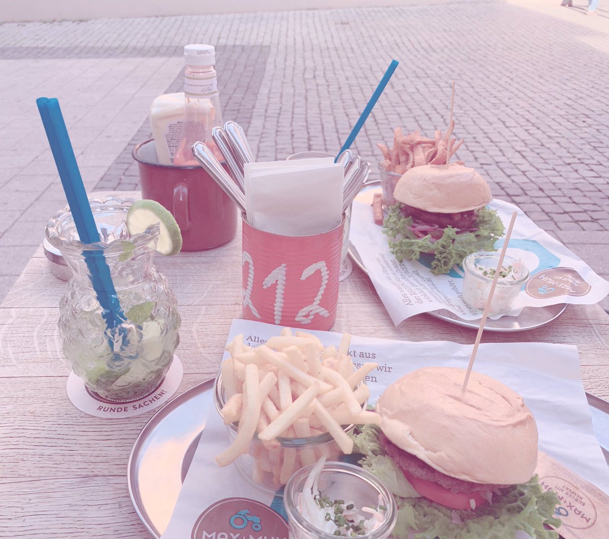brizzylyn19's tweet photo. date night 💕 https://t.co/AQv1YVF0Na
