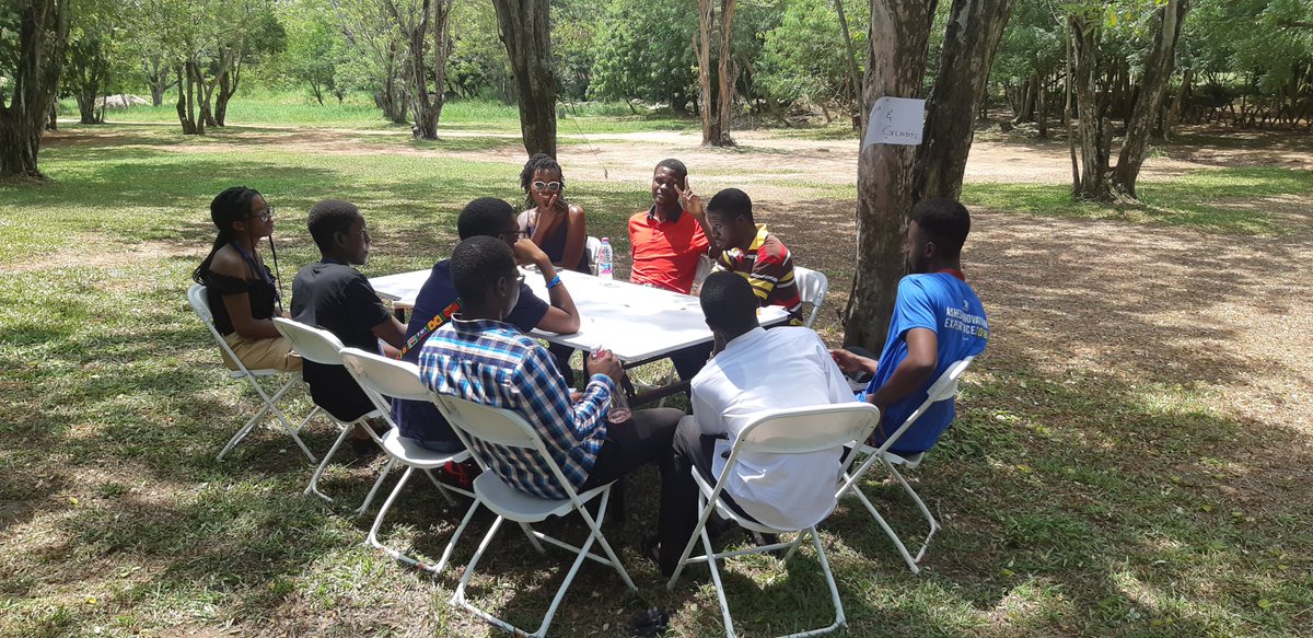 senaagbodjah's tweet photo. Yesterday, at the Legon Botenical Gardens, the #entrepreneurship module of #AshesIX hosted 11 entrepreneurs and intrapreneurs. 10 of them alumni of Ashesi.
The guests shared their journey and experiences with participants while advising them on their entrepreneurial journeys... https://t.co/nveyDeBOYv