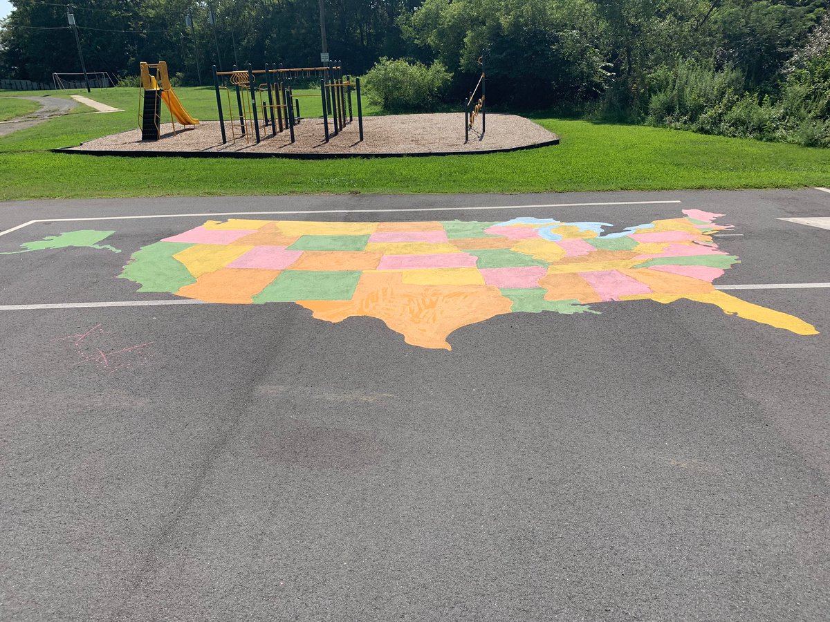 Amyfranbran13's tweet photo. Today @salesforce and @MapAnything got to help local @CharMeckSchools prepare for their upcoming school year with @myUWCC #allinforkids We had a blast creating bulletin boards and painting a school bus parking lot #VTO #maps #BeTheChange https://t.co/Riu1N9ECRD