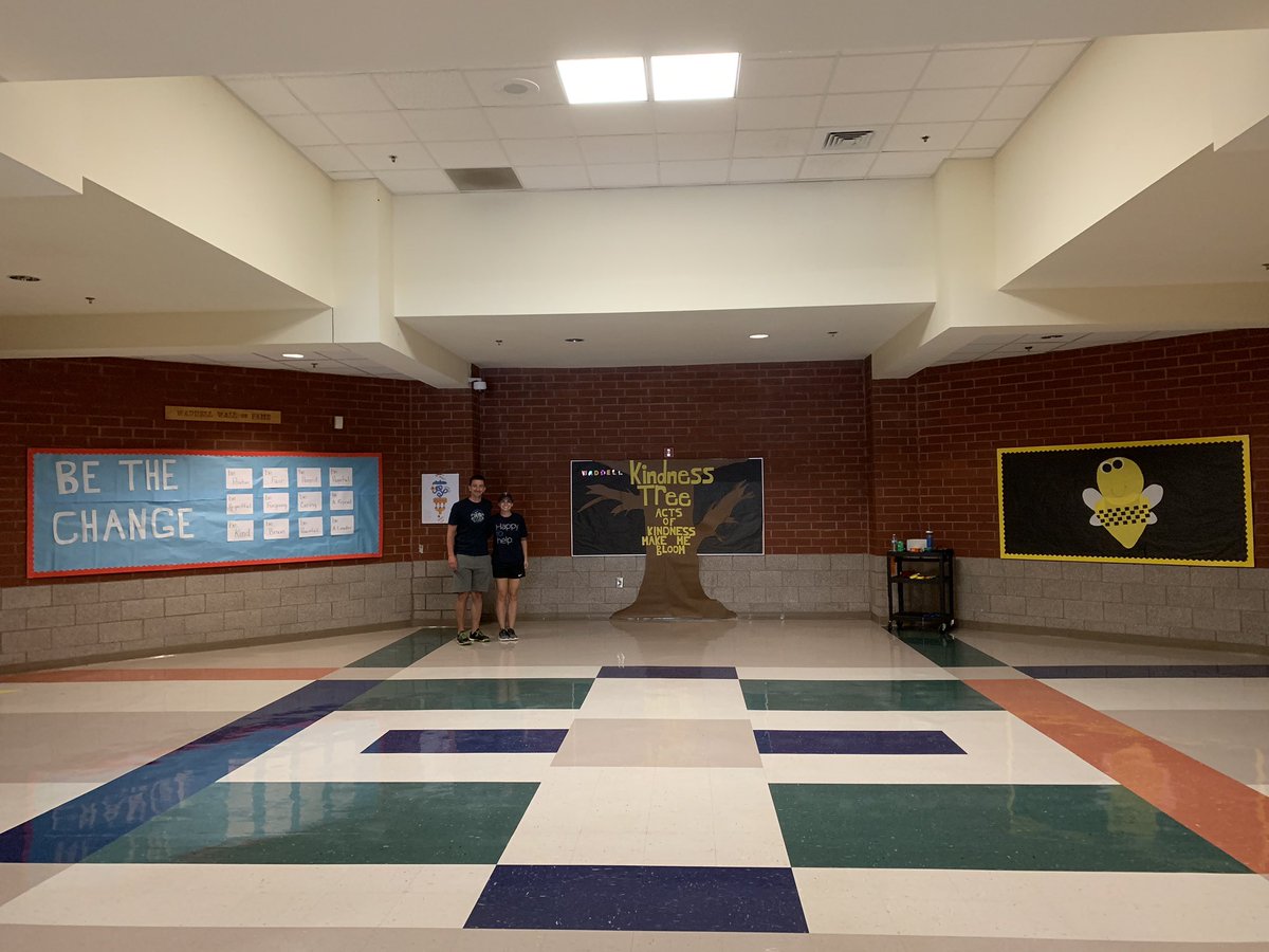 Amyfranbran13's tweet photo. Today @salesforce and @MapAnything got to help local @CharMeckSchools prepare for their upcoming school year with @myUWCC #allinforkids We had a blast creating bulletin boards and painting a school bus parking lot #VTO #maps #BeTheChange https://t.co/Riu1N9ECRD