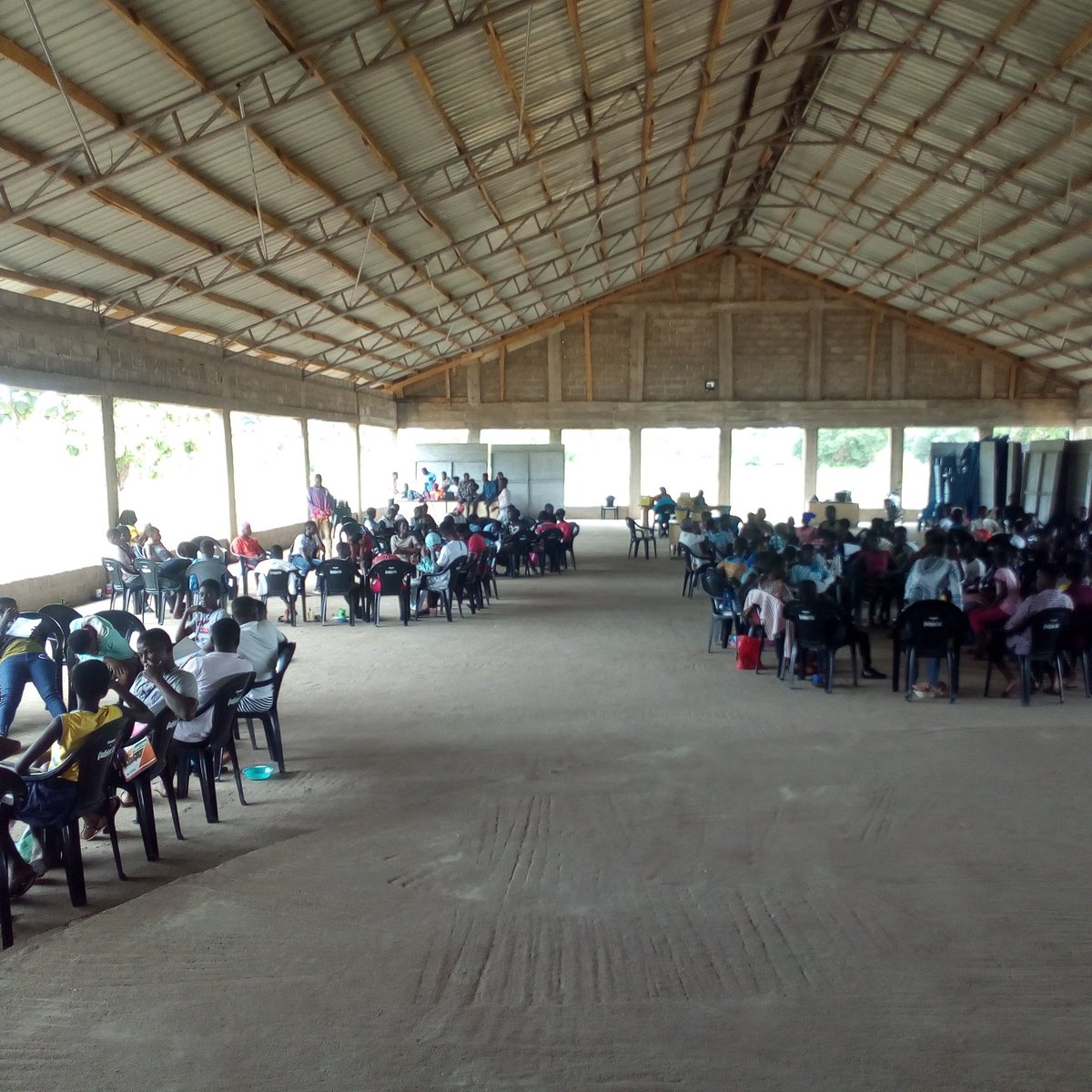 GLabNetwork's tweet photo. This week we were at #NnekaSummerCamp organised by @youth_nneka. We engaged learners from the #VoltaRegion & #WesternRegion on #EnvironmentalStewardship, #PersonalGrooming, #DesignThinking & #PracticalScience activities. #GLCommunityAction #Sci4D https://t.co/Ne68ntcEQw