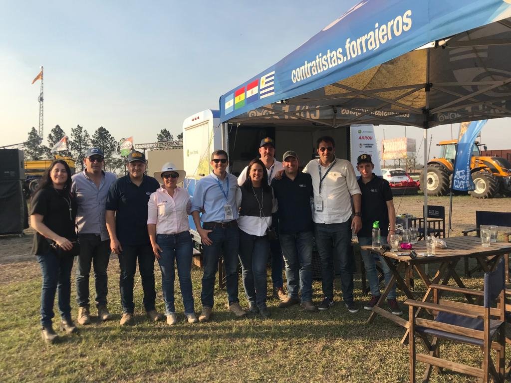 Expoagrocom's tweet photo. Gracias a la Cámara de Contratistas Forrajeros por acompañarnos en esta nueva Expoagro en Corrientes Cámara de Contratistas Forrajeros #ExpoagroCorrientes https://t.co/cBrfsLe9fn