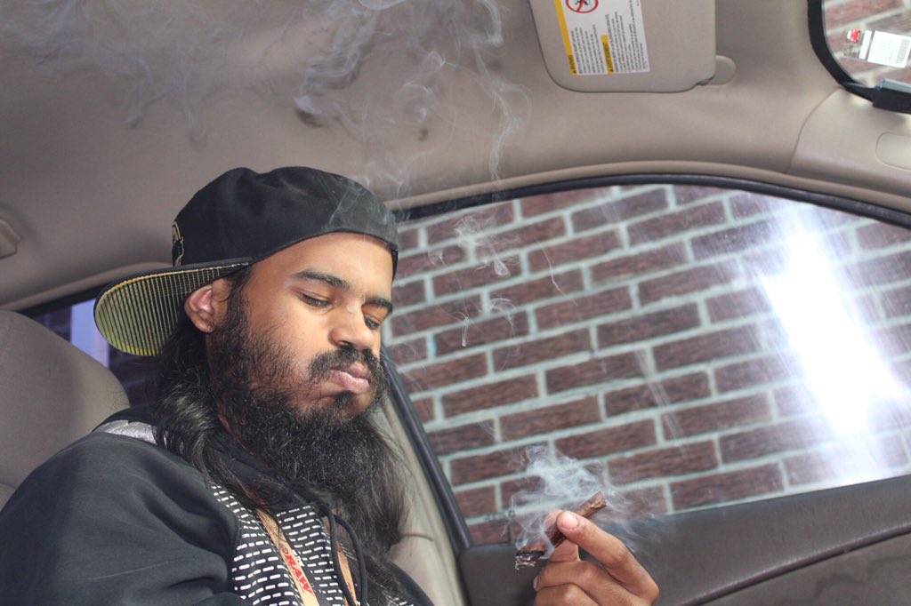BloodyBoyGoon's tweet photo. Smoke sesh 😤
#bloodyboygoon #bloodymgmt #deepslit #deepslitdemons #westwarren #exit8 #warrenup #mmmp #instagram #photography #photooftheday #picoftheday #detroit #michigan https://t.co/FAcNBc8emt