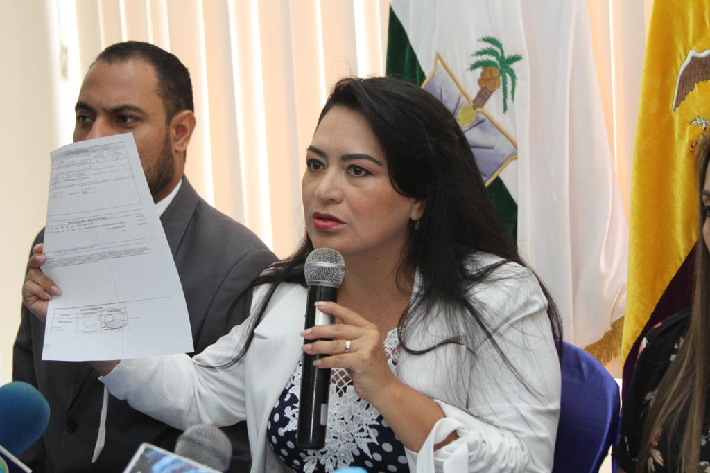 CJudicaturaEc's tweet photo. La Pdta. del #CJ, Dra. María del Carmen Maldonado, informó que se ha iniciado el proceso de mantenimiento preventivo y correctivo de aires acondicionados para todas las unidades judiciales de #Esmeraldas https://t.co/inM1CucPoR