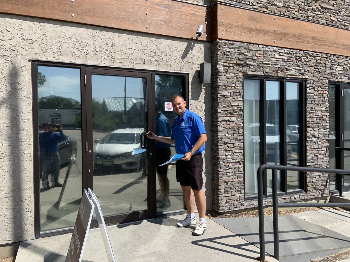 WayneEwaskoMLA's tweet photo. Campaign manager Bob and I dropped in to the returning officers office to drop off my paperwork. #MBElection2019 #Campaign2019 #MBPoli https://t.co/Hl5odwN6gz