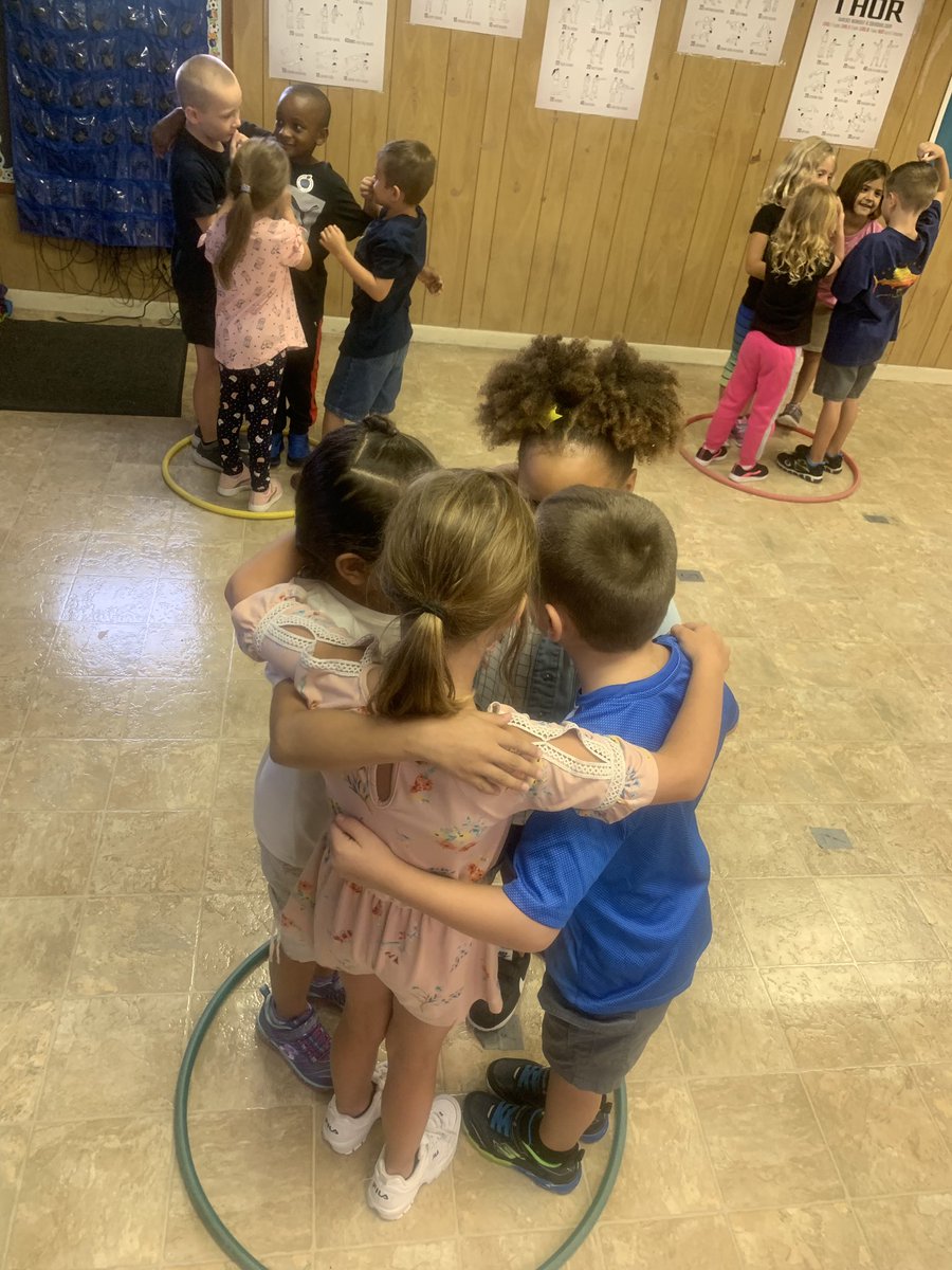 charitycorneli1's tweet photo. Kinder #BearHunt w/@CosmicKidsYoga...โ
1st grade R&P collab w/@OPENPhysEd #HulaIgloos...โ
4th grade team building w/#SortYourself... โ
Finished wk 1 strong with some awesome lessons and instant activities. โค๏ธ my PhysEd community! @MCPSWellnessPE @SWETornadoes #imaFANswe #SEL https://t.co/CTKBLiFo1f
