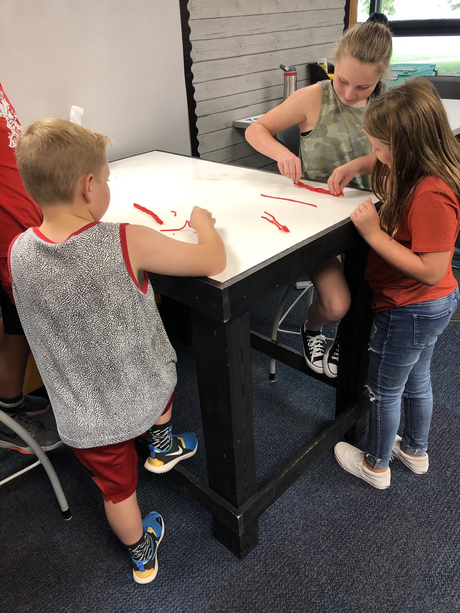Kenda_Ropp's tweet image. Tying Pull-n-Peel Twizlers with a partner and one hand each is not as easy as it sounds! #teamwork #UVLearn #313teach