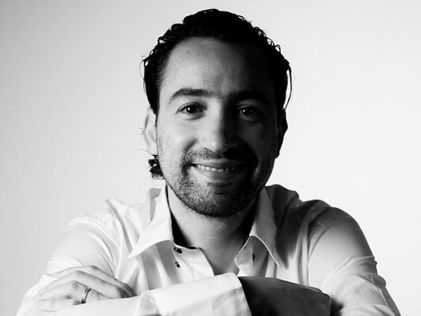 DoigtsurLeTruc's tweet photo. [On met le Doigt sur] #onaime : « Portrait de chef @PierreAugeOff » https://t.co/BHYm9s5mCx in @marieclaire_fr #LaMaisondePetitPierre #Béziers #TopChef2014 - une belle rencontre avec un grand chef lors du tournage d'une #webSerie gourmande ! #staytuned https://t.co/rVhk0Mnk4H