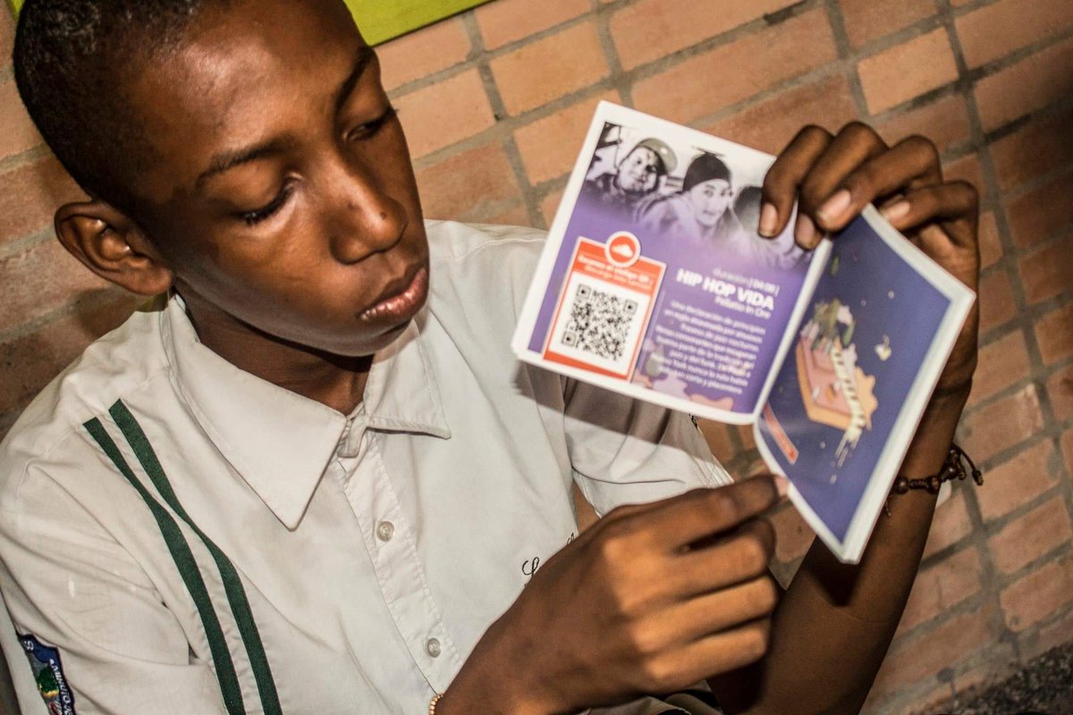 PlaylistNarino's tweet photo. Estamos en la @escuelanuevoh de #Tumaco #Nariño. Aquí se desarrollará parte del compilado #TumacoUrbano de #CulturaConvoca, música #CreativeCommons desde el sur de #Colombia

@CamiloRomero @gzarong @vlahebo @mincultura @DirComunicacion @elkingaravito @gobnarino @gusmontenegro https://t.co/bcynSbYTZq