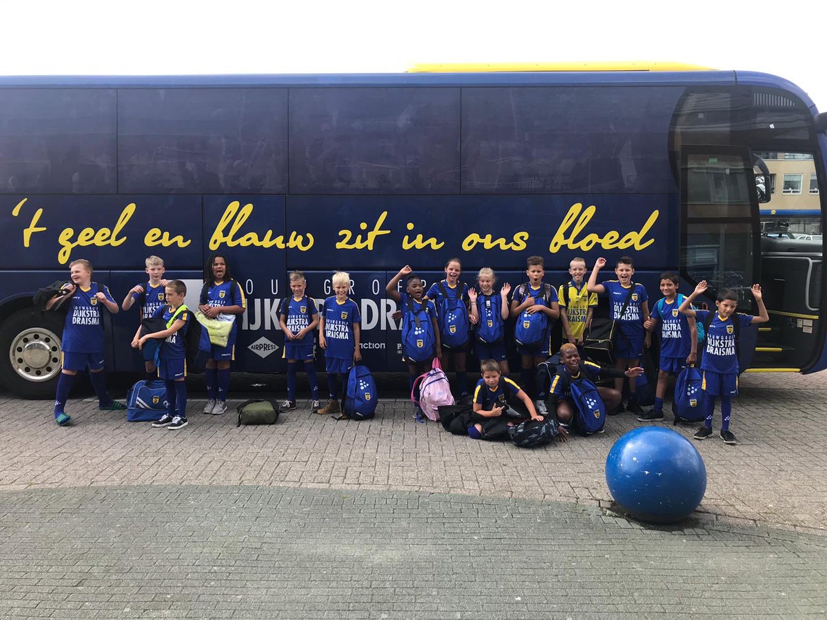 CambuurVerbindt's tweet photo. Wat hebben we een top dag gehad!Een eigen hotelkamer, met z’n alleen #StreetArtLeeuwarden bezocht, heerlijk gegeten @HotelPostPlaza en een top wedstrijd gezien @SCCambuurLwd nu film kijken en straks lekker slapen! https://t.co/1z7CIZNyGH