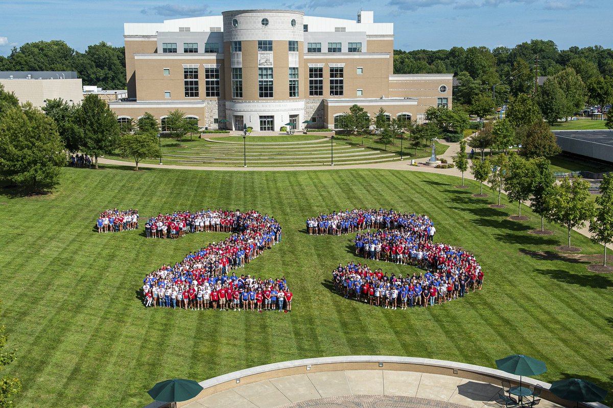 USIedu's tweet photo. Everybody, meet the USI Class of 2023. #USIrolemodels #screaglepride https://t.co/2MbBV9ZyDv