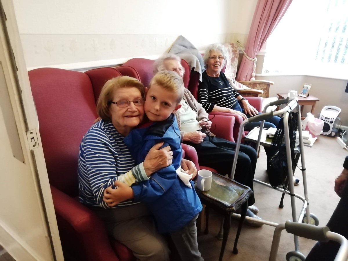 windsor_care's tweet photo. Had a little surprise visit from Ivan today. He was so excited when I said he could pay a visit. I think he’s made plenty of friends at Windsor House 😘#Activities# https://t.co/9i5HGbqkxX